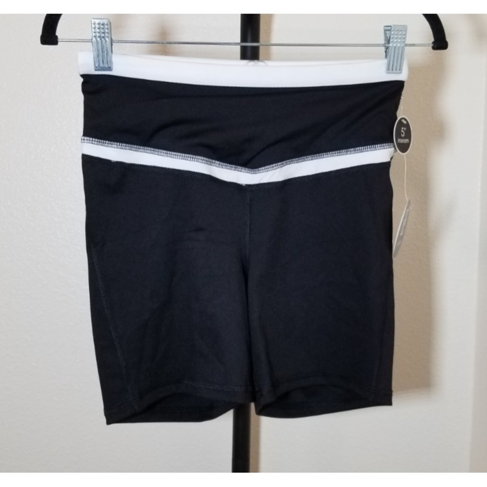 Daisy Fuentes Womens Small Black White Trim Biker Shorts Acitive Athletic NWT